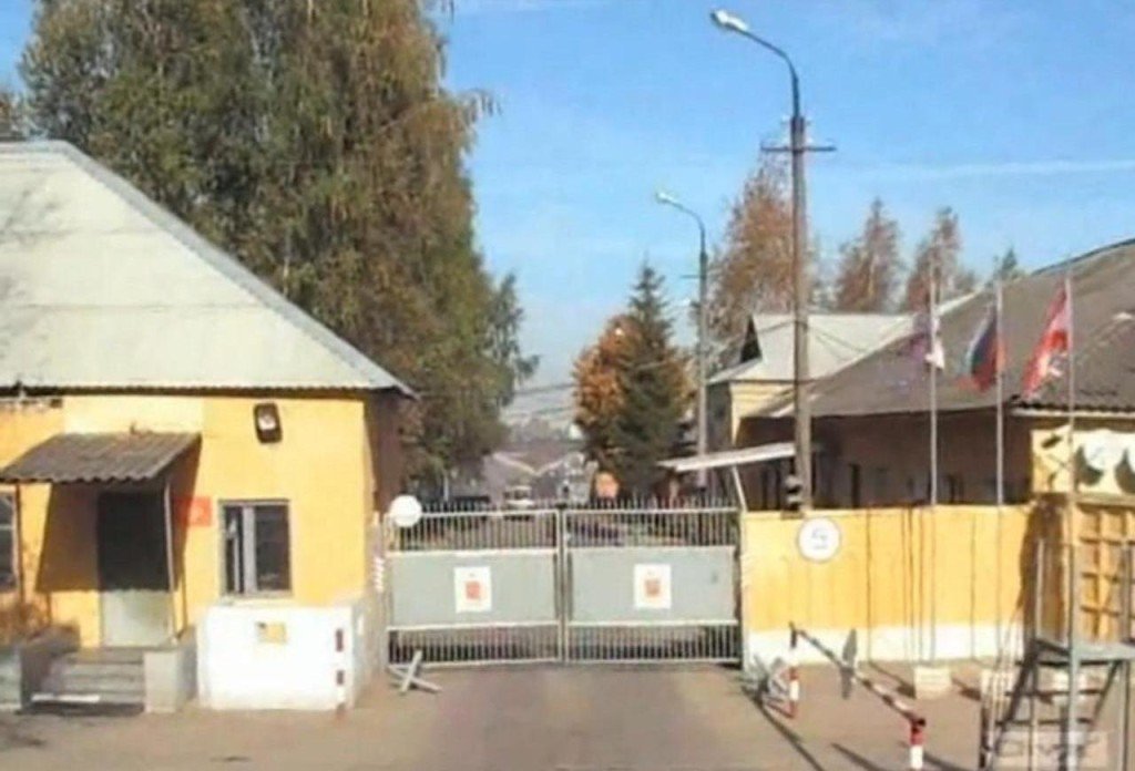 ВЧ 48886. Вид на КПП воинской части 48886