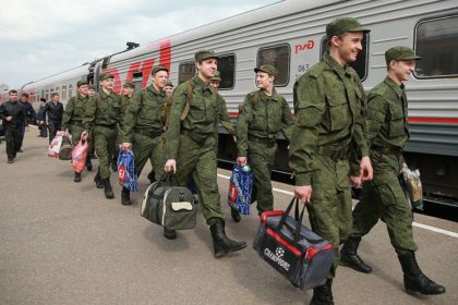 Призывники едут на службу